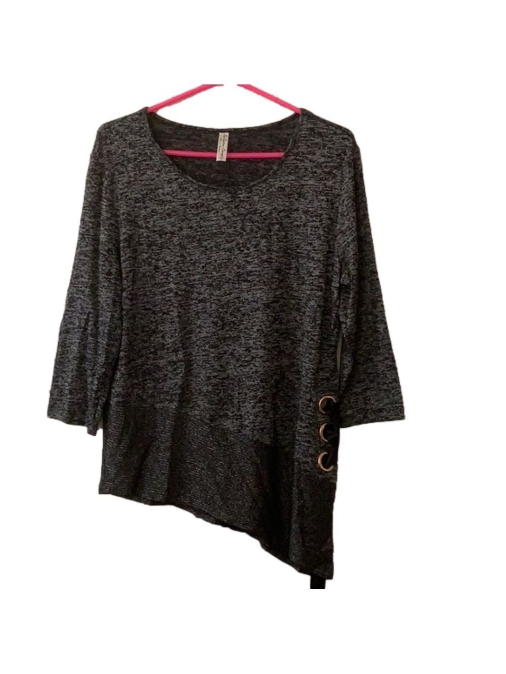 NWOT Medium Black & Gray Knit Top